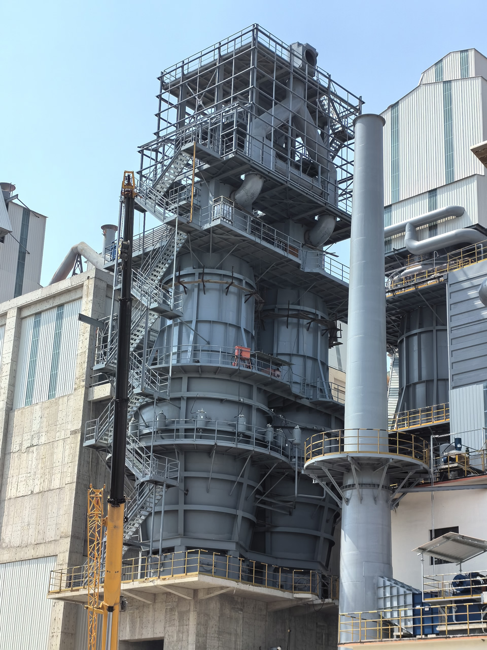 202405111715428818133570.jpg 河鋼樂(lè)亭鋼鐵有限公司河鋼樂(lè)亭鋼鐵基地項(xiàng)目二期工程7號(hào)窯爐鋼構(gòu)完成準(zhǔn)備砌筑.jpg